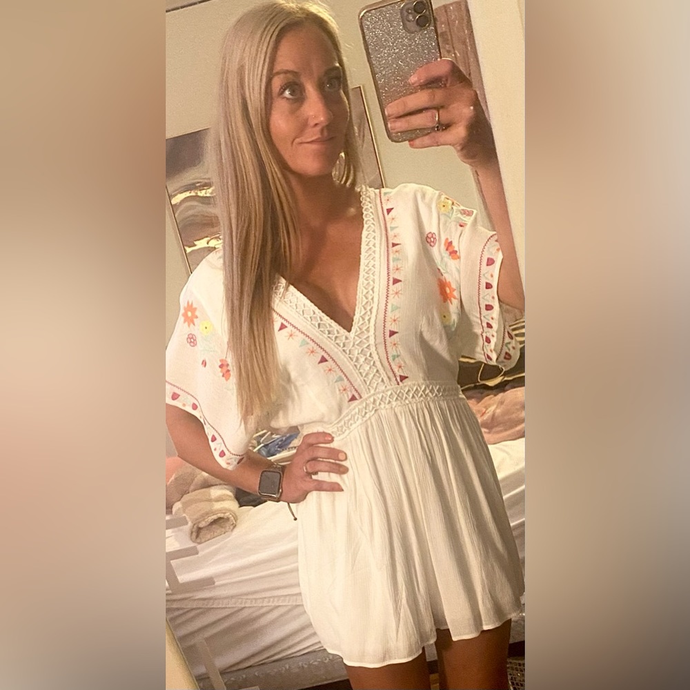 Jun & Ivy Beautiful white romper